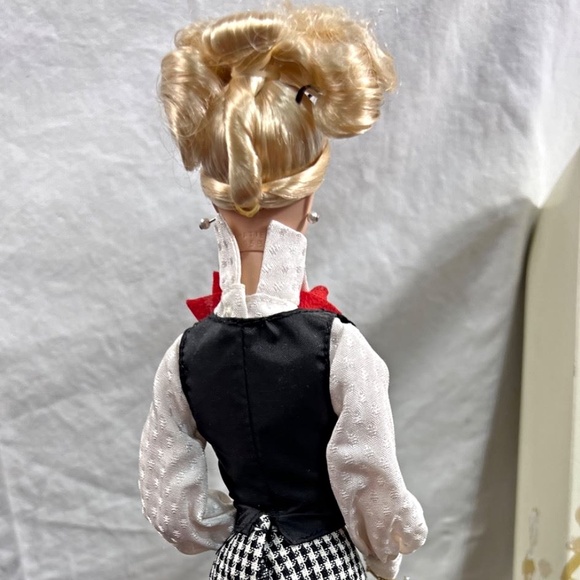 THE TEACHER SILKSTONE BARBIE FASHION MODEL COLLECTION 2005 GOLD LABEL - Picture 4 of 6